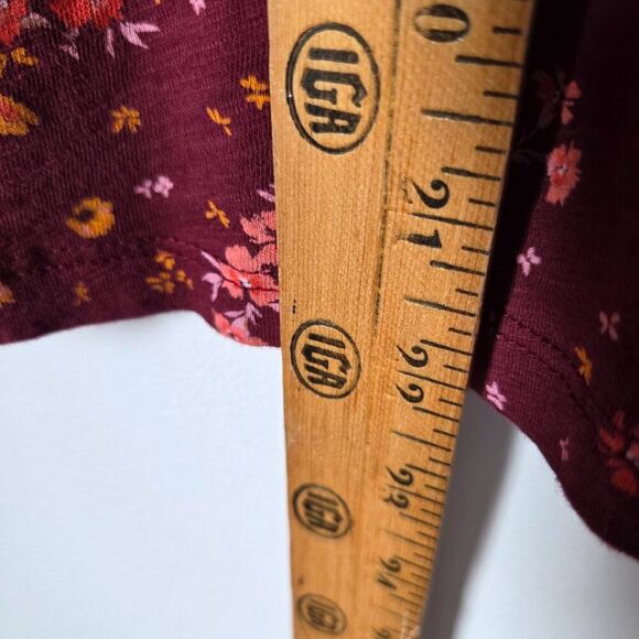 EUC OLD NAVY RED FLORAL COTTON TEE SIZE M - Picture 13 of 13